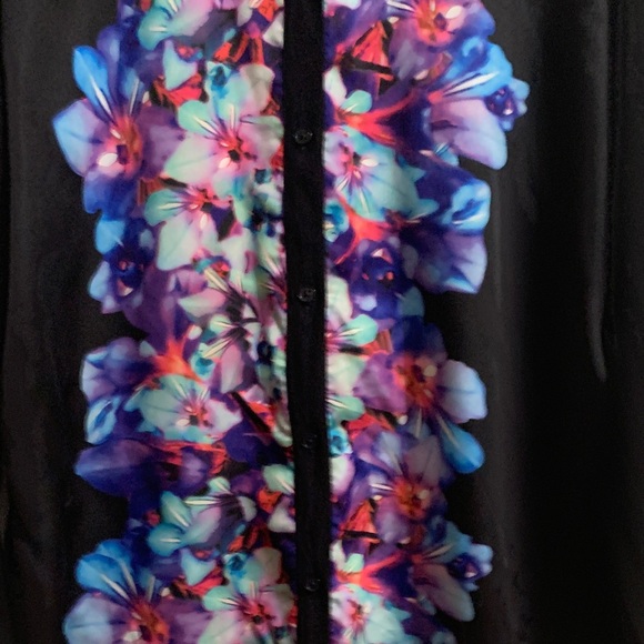 Express Women's Black Button-Down with Floral Print - Picture 3 of 8